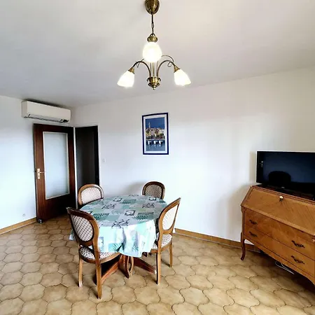 1 Chambre, Climatisation, Proche Plage, A Pied *